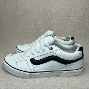 Vans Leather Caldrone Skate Sneakers Shoes Men’s 9 White & Navy Blue Streetwear